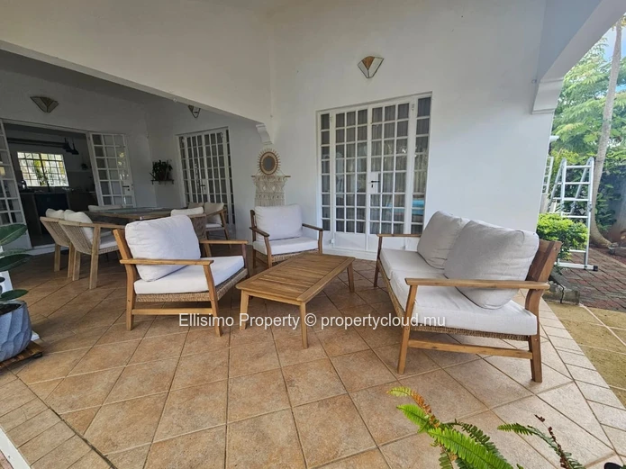 For Rent – Spacious Family Villa with Large Garden and Pool