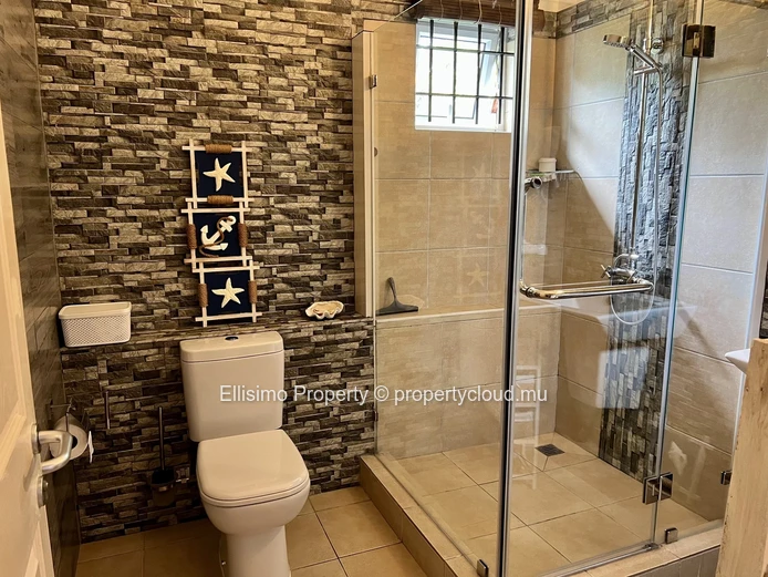 villa for rent in Roche Noires