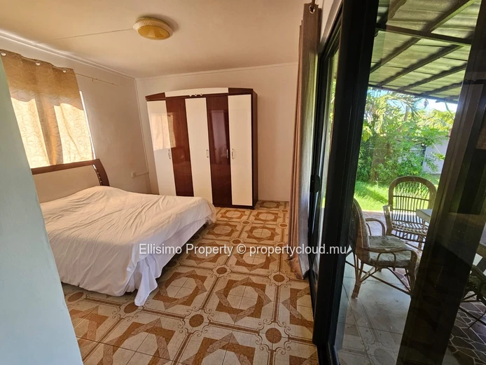 3-Bedroom Duplex for Rent – with Charming Private Garden
