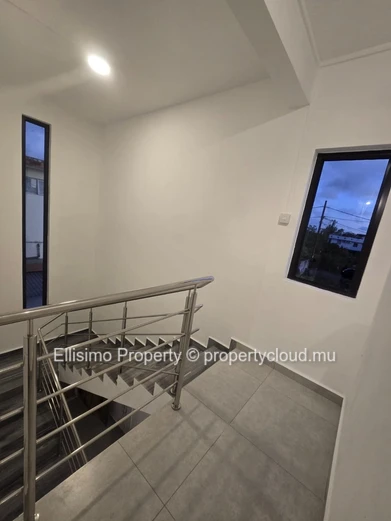 ?? À Vendre – Villa Contemporaine avec Piscine à Proximité de Grand Baie