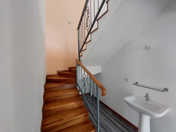 5 Bedroom Villa