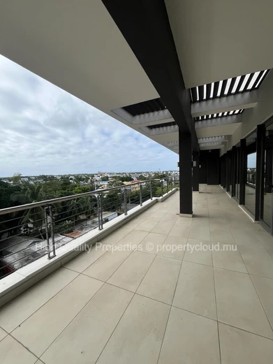 Unfurnished Beautiful Office space for rent 