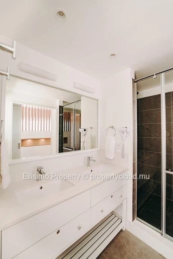 St Antoine – Penthouse Vue Mer | 4 Chambres (1 en Suite) – Dernier Étage | Disponible à partir de mi-février 2026 – L...
