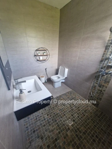 For Sale – 4-Bedroom Villa with Pool and Garden