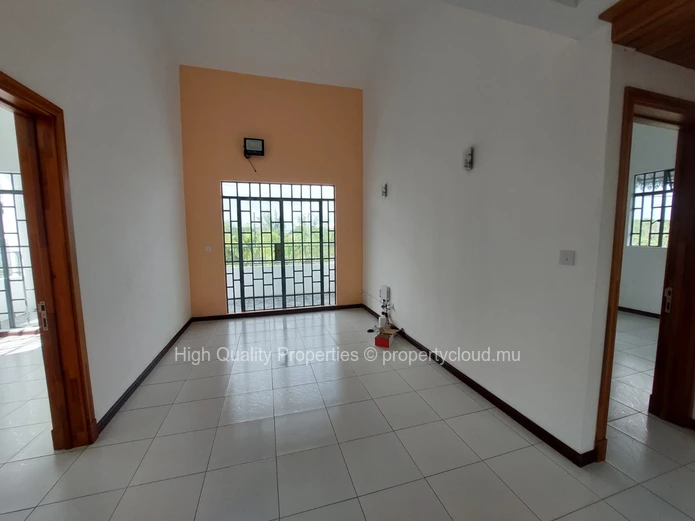 5-Bedroom Luxury Villa Rental in Pereybere, Grand Baie with 450m² Area