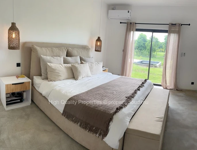 Stunning Villa For Rent In Calodyne