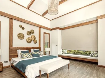4 Bedroom Villa