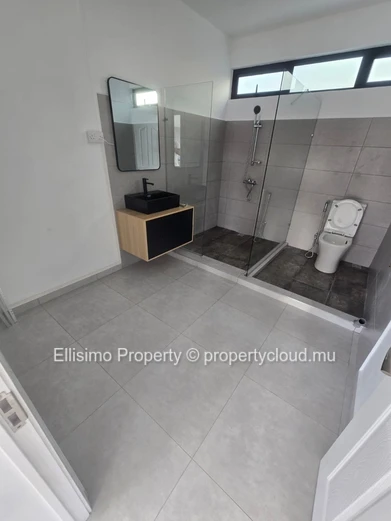?? À Vendre – Villa Contemporaine avec Piscine à Proximité de Grand Baie