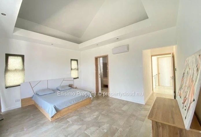 For Sale – Modern Villa in Péreybère