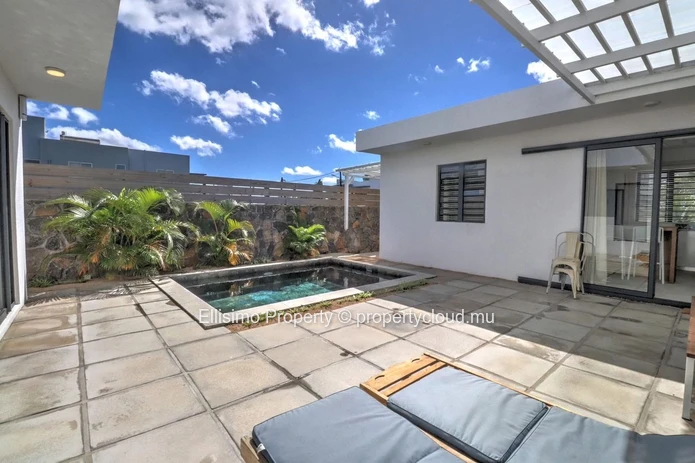 For sale / available – Modern independent villa