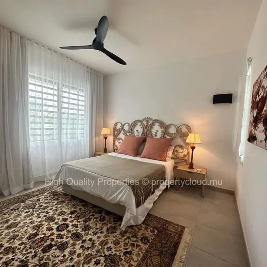 Beachfront Apartment for rent in Pereybere