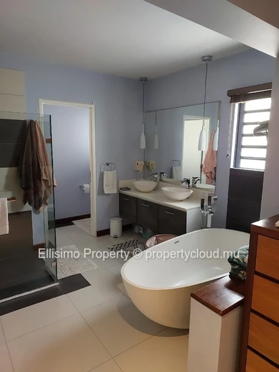 3 bedroom apartment GF