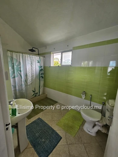For Rent 4 bd – Duplex in a Small Residence with Shared Swimming Pool