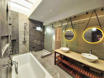 4 Bedroom Villa