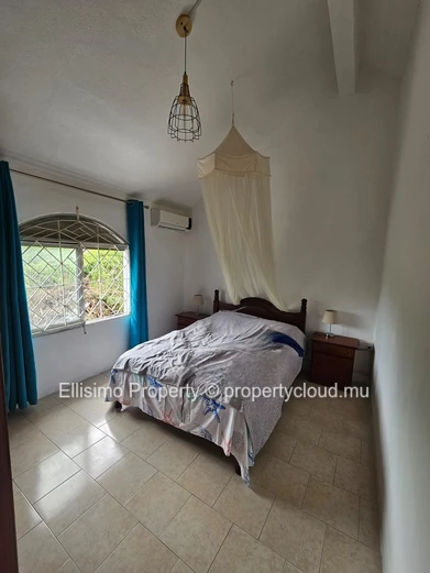 For Rent 4 bd – Duplex in a Small Residence with Shared Swimming Pool