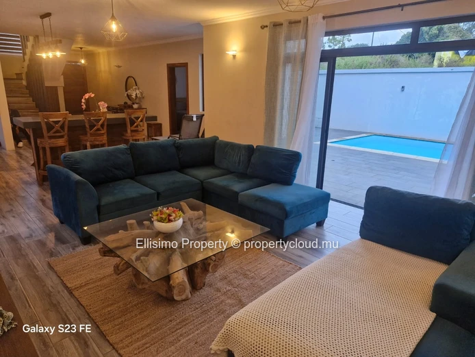 For Sale – 4-Bedroom Villa with Pool and Garden