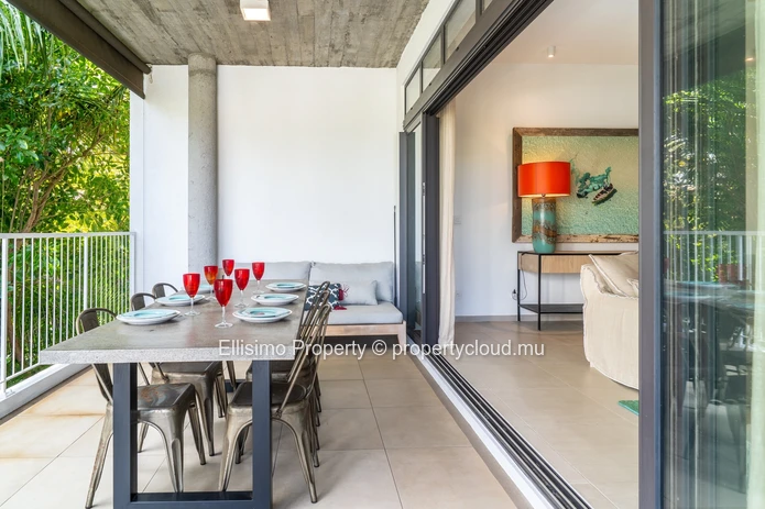 Modern Living Just Minutes from the Coast