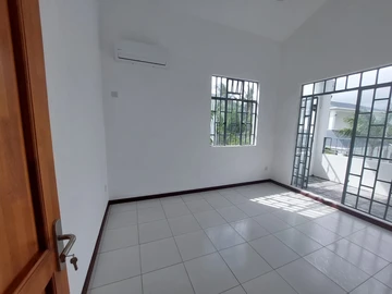 5 Bedroom Villa