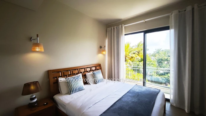 Charming Townhouse in Azuri