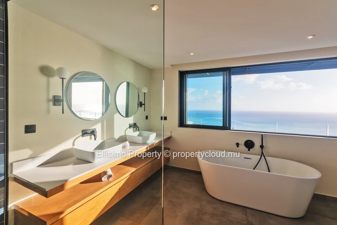 Elegance Overlooking the Lagoon