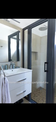 3-Bedroom Triplex for Rent – Pereybère / Grand Baie