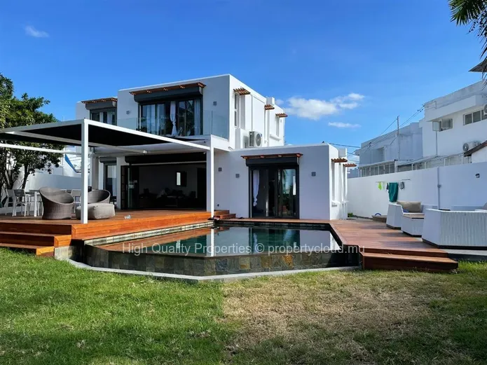  Magnificent new waterfront villa in Trou aux Biches