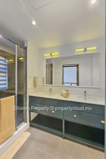 2-Bedroom En-Suite Apartment – 1st Floor 