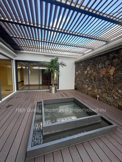 Unfurnished Beautiful Office space for rent 