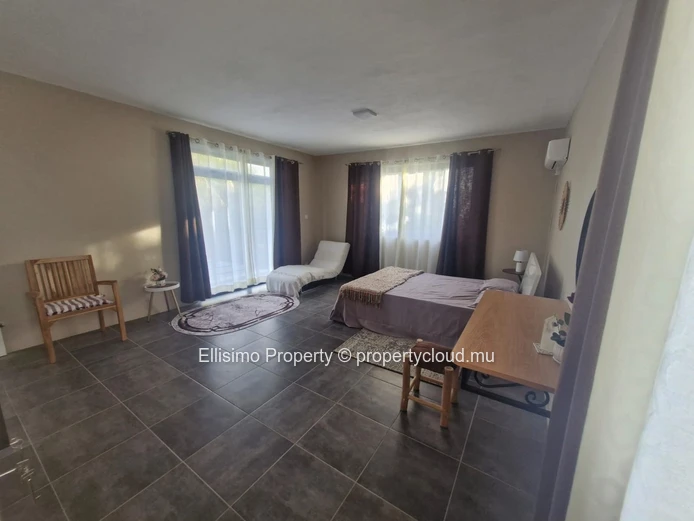 For Sale – 4-Bedroom Villa with Pool and Garden