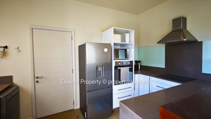Charming Townhouse in Azuri