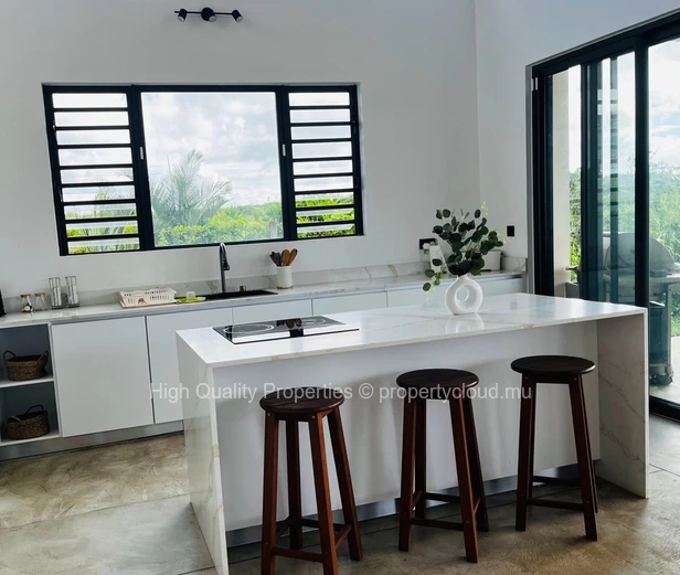 Stunning Villa For Rent In Calodyne
