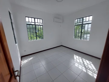 5 Bedroom Villa