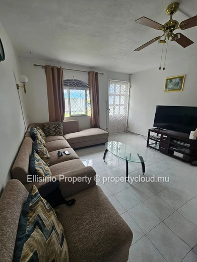 For Rent 4 bd – Duplex in a Small Residence with Shared Swimming Pool