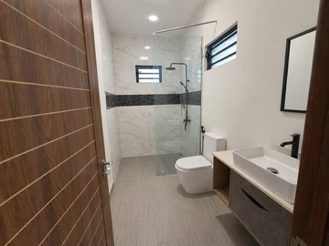 4 Bedroom Villa