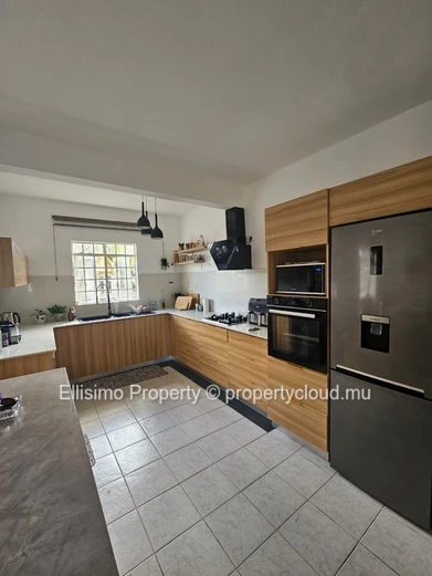For Rent – Spacious Family Villa with Large Garden and Pool
