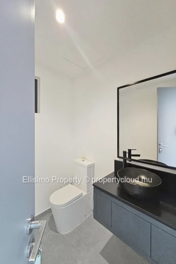 2-Bedroom En-Suite Apartment – 1st Floor 