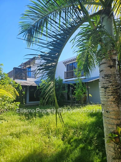 3-Bedroom Duplex for Rent – with Charming Private Garden