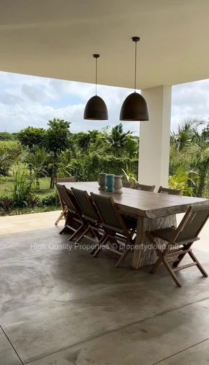 Stunning Villa For Rent In Calodyne