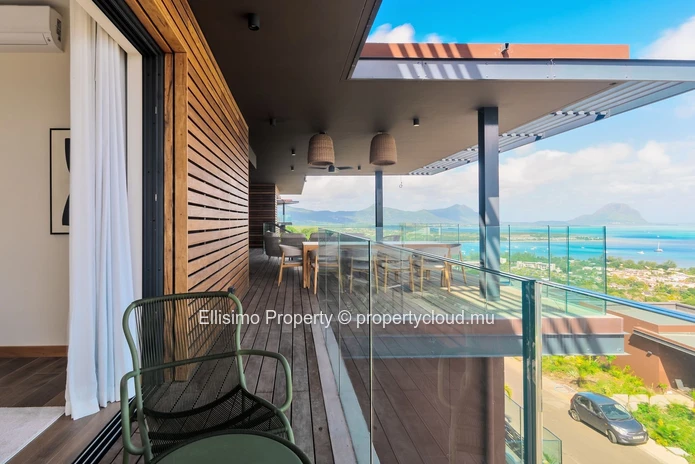 Elegance Overlooking the Lagoon