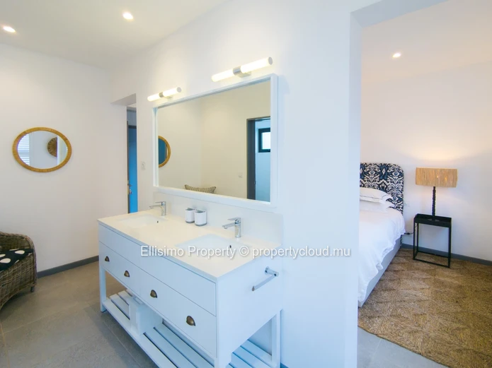 For Rent – St Antoine, Ground Floor Combo Apartment