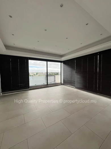 Unfurnished Beautiful Office space for rent 