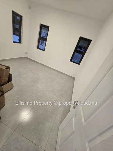 ?? À Vendre – Villa Contemporaine avec Piscine à Proximité de Grand Baie