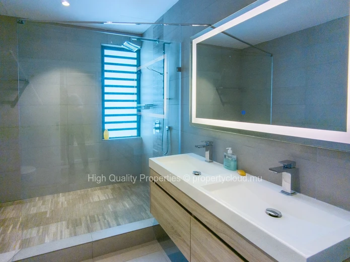 Penthouse de Luxe en Bord de Mer au Trou Aux Biches