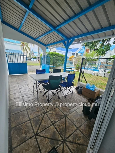 For Rent 4 bd – Duplex in a Small Residence with Shared Swimming Pool