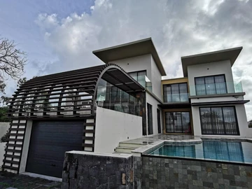 6 Bedroom Villa