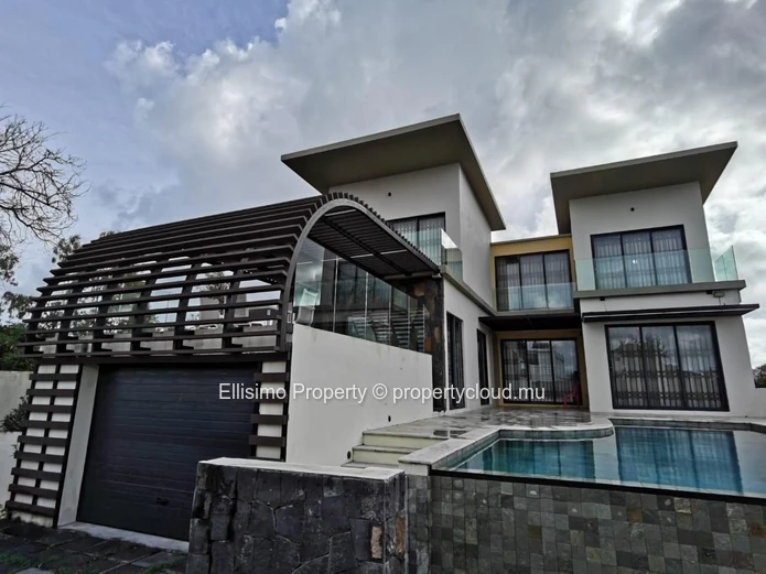 For Rent – Spacious Modern Villa with Swimming Pool | 6 Bedrooms