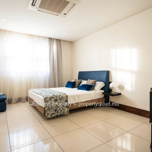 For Sale – 3-Bedroom Apartment with Shared Pool at La Croisette