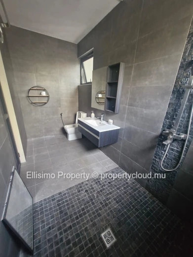 For Sale – 4-Bedroom Villa with Pool and Garden