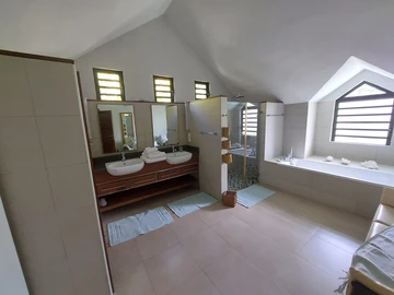 4 Bedroom Villa