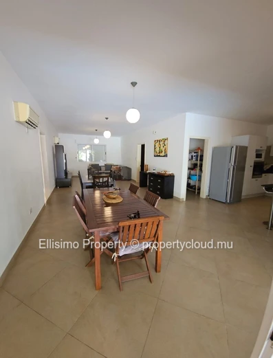 3-Bedroom Villa for Sale in Pearl Residence – Coastal Comfort Awaits!